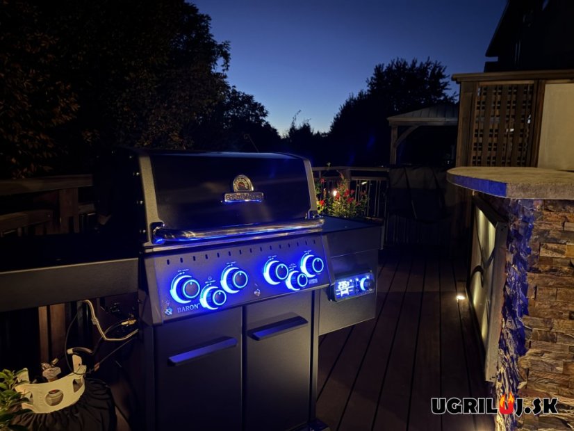 Plynový gril Broil King - Baron 490 Shadow (+Rotiséria)