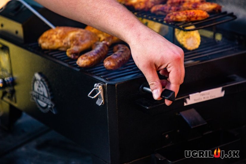 Peletový stolný mini gril Pit Boss Navigator 150