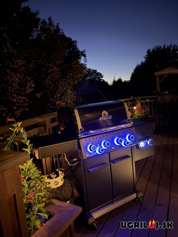 Plynový gril Broil King - Baron 490 Shadow (+Rotiséria)
