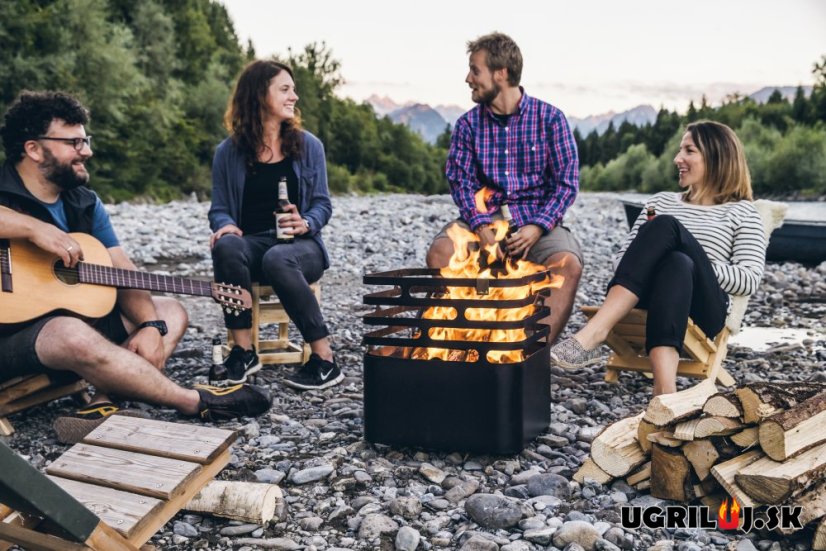 Ohnisko Höfats CUBE, čierna