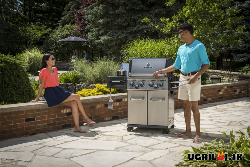 Plynový gril Broil King - Regal S 490 (+Rotisserie)