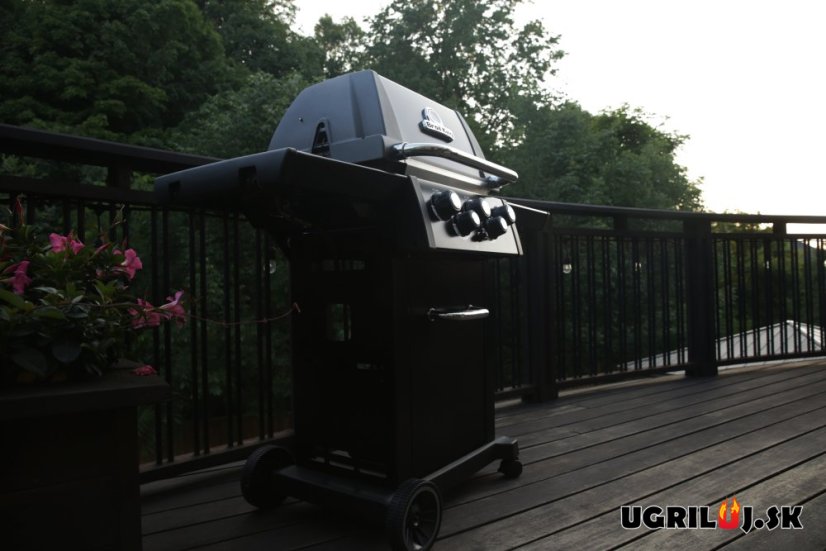 Plynový gril Broil King - Royal 390 Shadow (+Rotiséria)