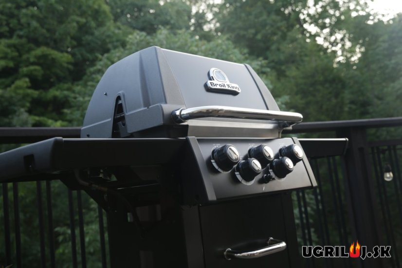 Plynový gril Broil King - Royal 390 Shadow (+Rotiséria)