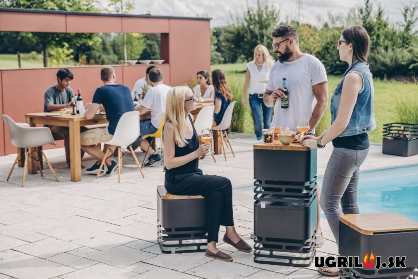 Ohnisko Höfats CUBE, čierna