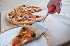 Servírovací set na pizzu - kolečko a trojúhelníková lopatka Pizzacraft