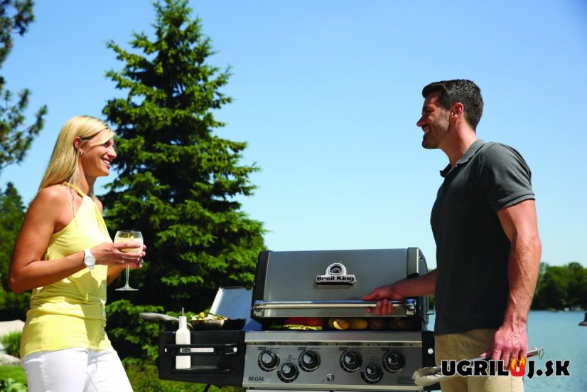 Plynový gril Broil King - Regal S 490 (+Rotisserie)