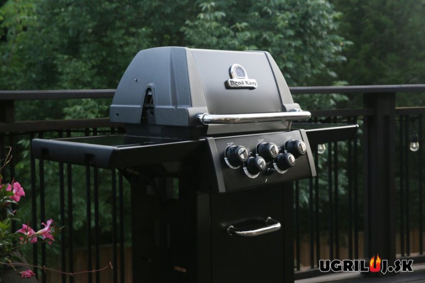 Plynový gril Broil King - Royal 390 Shadow (+Rotiséria)