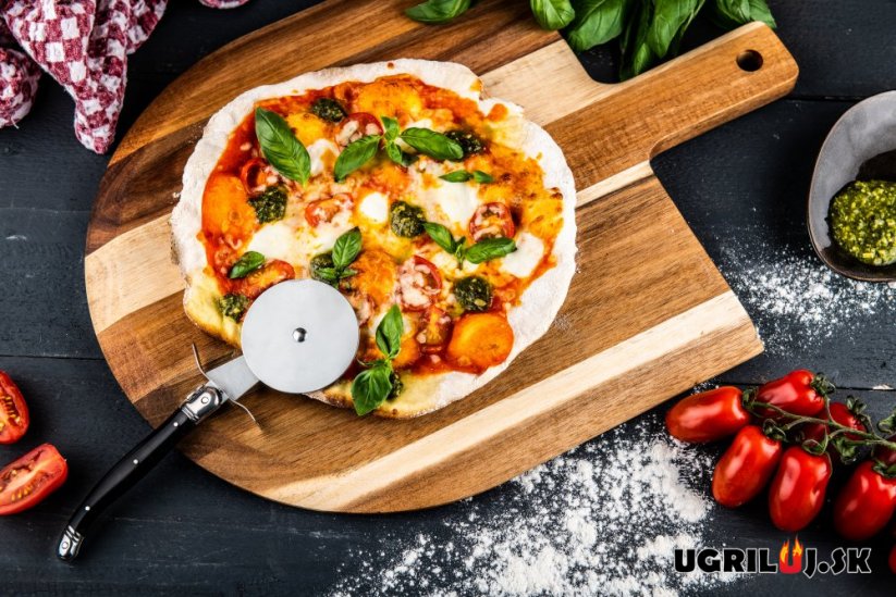 Krájač na pizzu a akáciová doska LAGUIOLE - Premium, sada