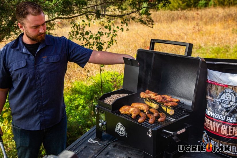 Peletový stolný mini gril Pit Boss Navigator 150