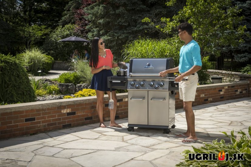 Plynový gril Broil King - Regal S 490 (+Rotisserie)