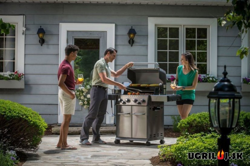 Plynový gril Broil King - Baron S 490 IR