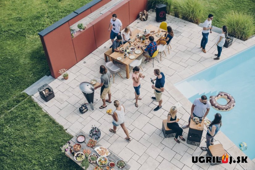 Ohnisko Höfats CUBE, čierna