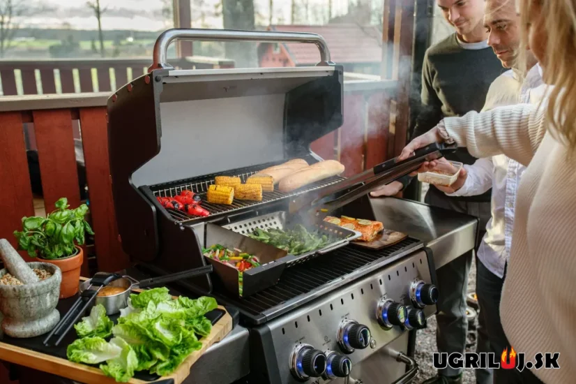 Plynový gril Broil King - Baron S 490 IR (+Rotiséria)