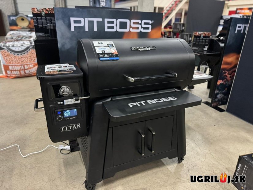 Peletový gril Pit Boss TITAN 1600, Competition Series PB1600CST