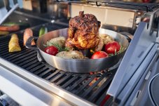 Nerezový stojan na kuře Enders, Poultry Roaster - SWITCH GRID
