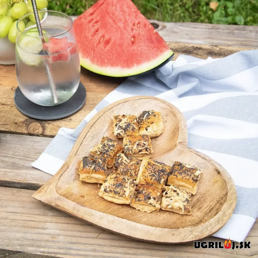 Drevená misa z mangového dreva, srdce 20x20