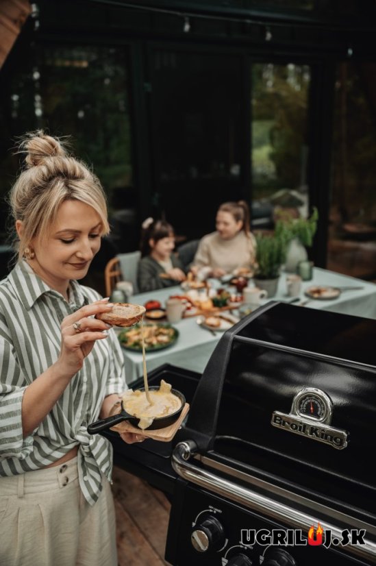 Plynový gril Broil King - Royal 340 Shadow