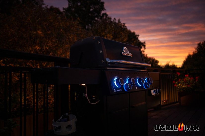 Plynový gril Broil King - Baron 590 Shadow (+Rotiséria)