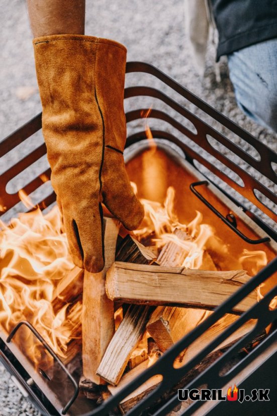 Ohnisko Höfats CUBE, čierna