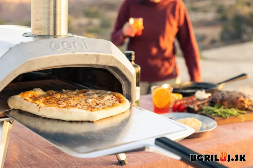 Pizza pec Ooni Karu 12 - Multi-palivová na (drevo/uhlie/pelety/plyn), strieborná